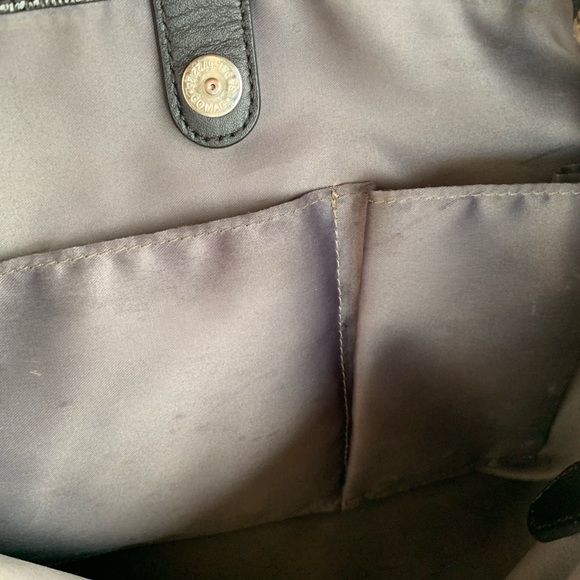 COACH Signature Purse - Picture 9 of 11